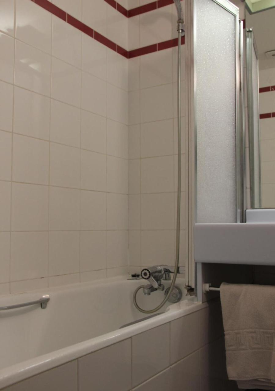 Hotel Le Catala Beaudéan Kamer foto